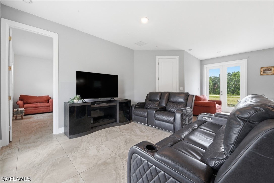 3 Bed SingleFamilyResidence for Sale in Naples, photo 11