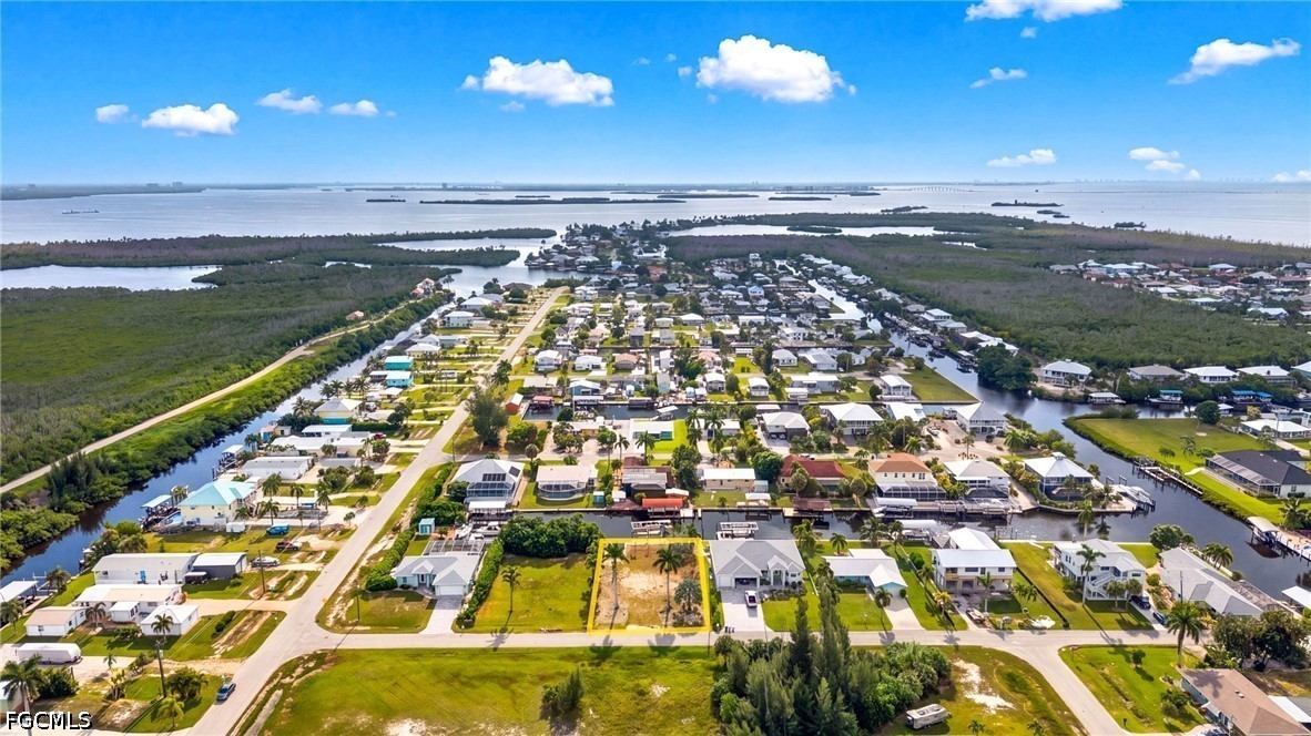 Waterfront Home for Sale in Gulfhaven, photo 11