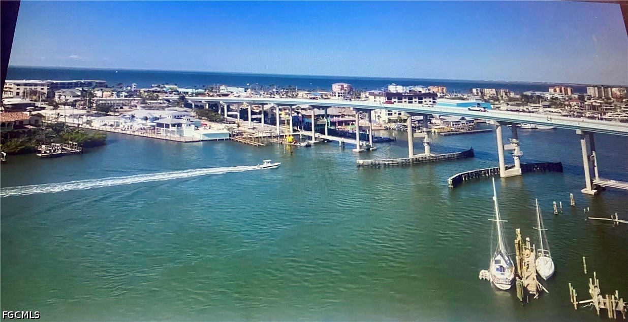 1 Bed Waterfront Home for Sale in Beachwalk Homes, photo 11
