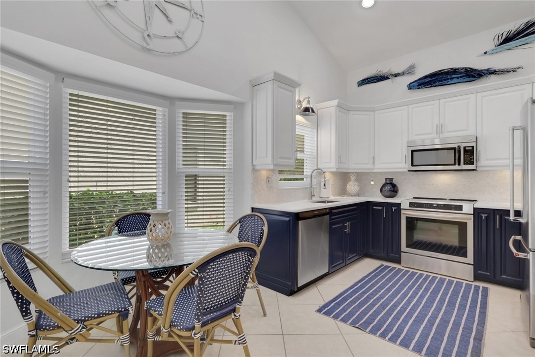 2 Bed SingleFamilyResidence for Sale in Naples, photo 11