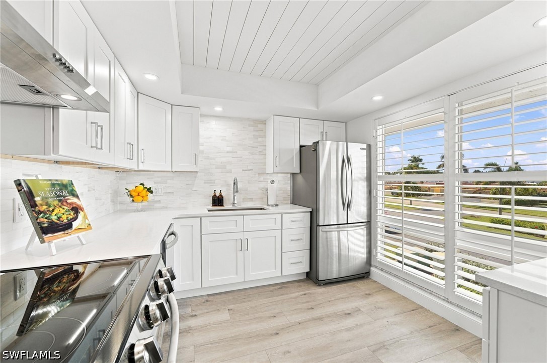 2 Bed Waterfront Home for Sale in Naples, photo 11
