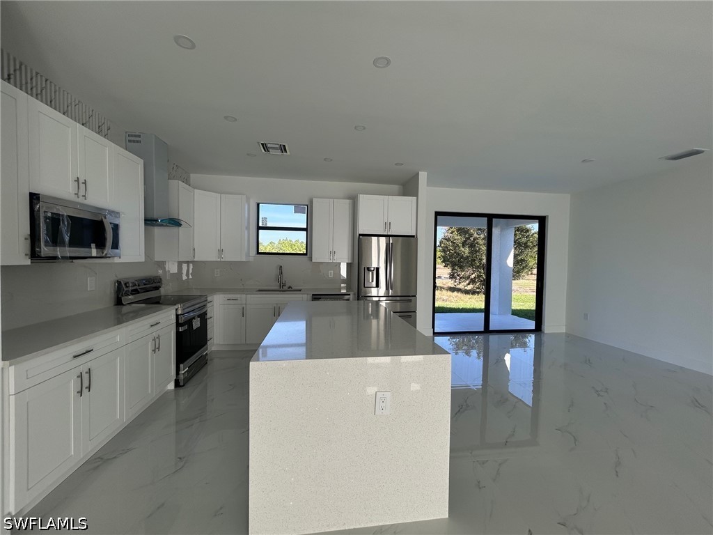 3 Bed SingleFamilyResidence for Sale in Naples, photo 11