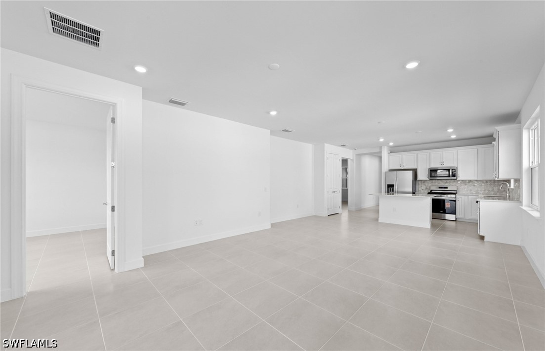 2 Bed SingleFamilyResidence for Sale in Alva, photo 11