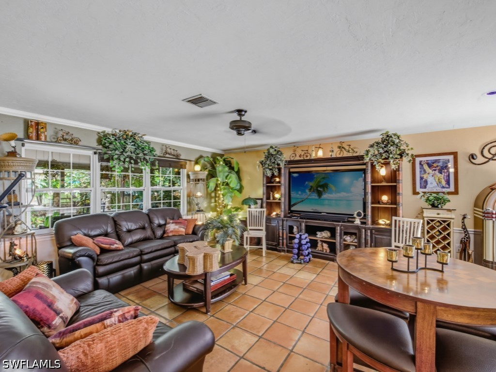 3 Bed SingleFamilyResidence for Sale in Naples, photo 11
