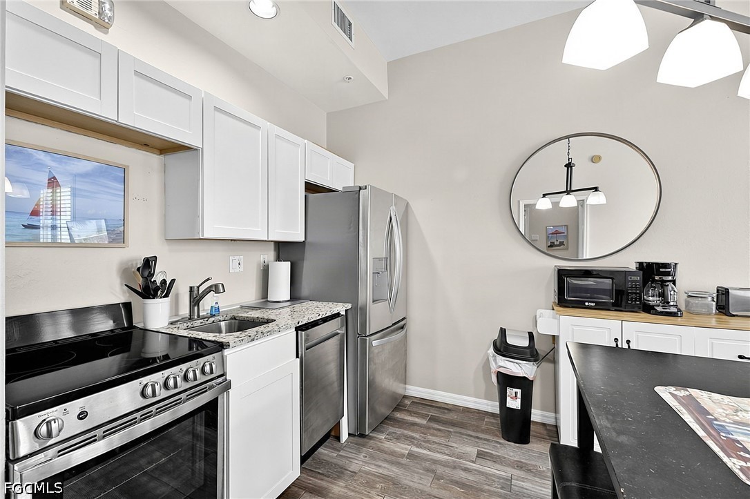 1 Bed Waterfront Home for Sale in Bonita Springs, photo 11