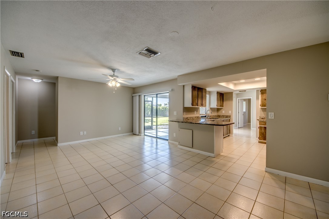 3 Bed SingleFamilyResidence for Sale in Cape Coral, photo 11