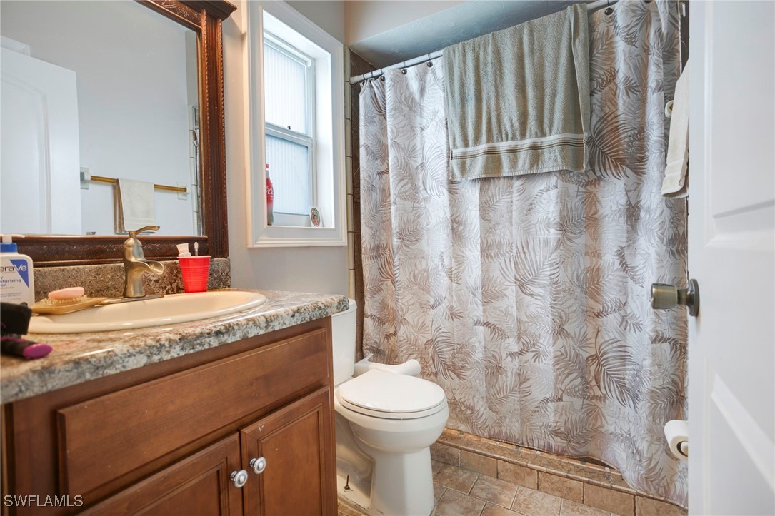 4 Bed SingleFamilyResidence for Sale in Naples, photo 12