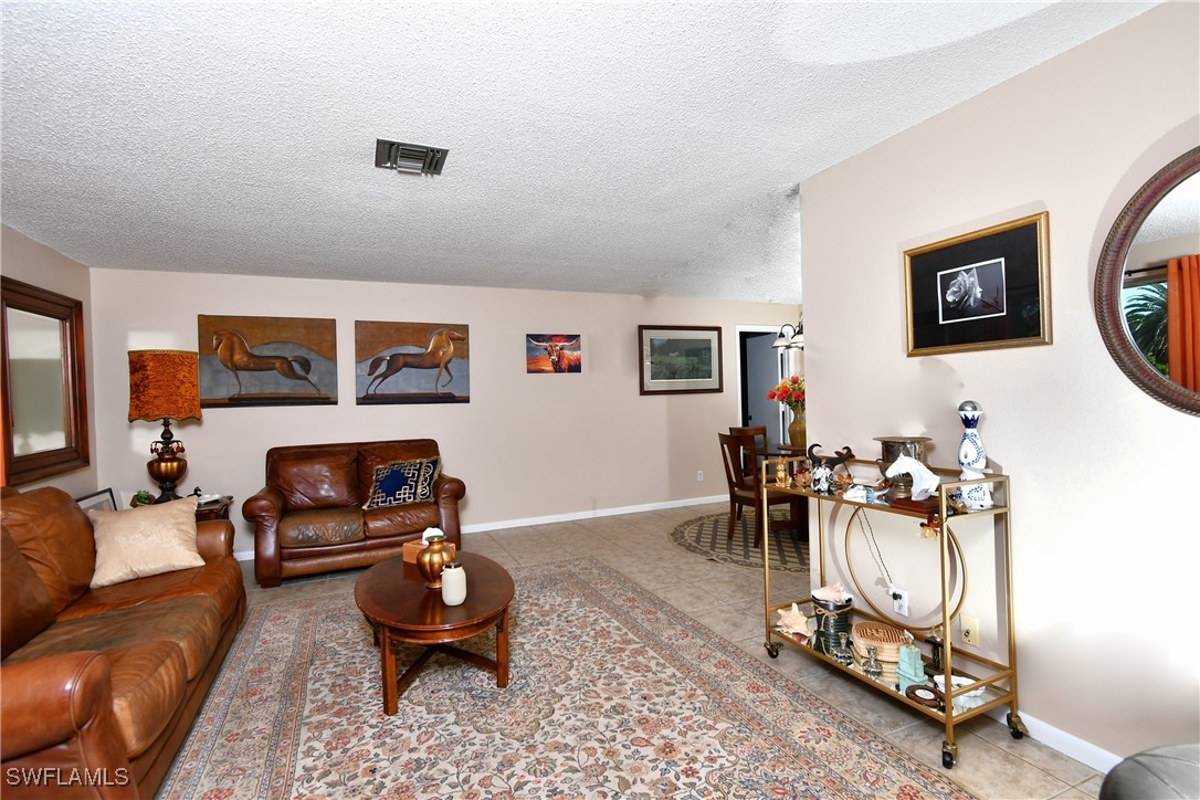 2 Bed SingleFamilyResidence for Sale in North Fort Myers, photo 12