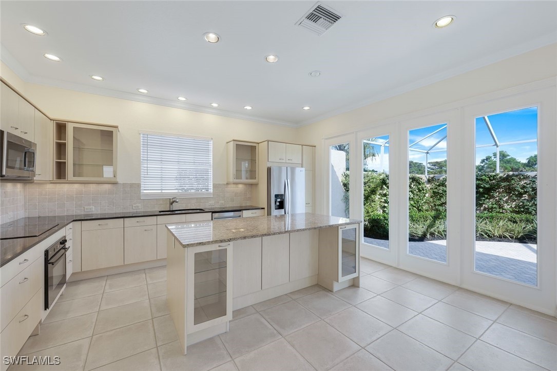 3 Bed Waterfront Home for Sale in Naples, photo 12