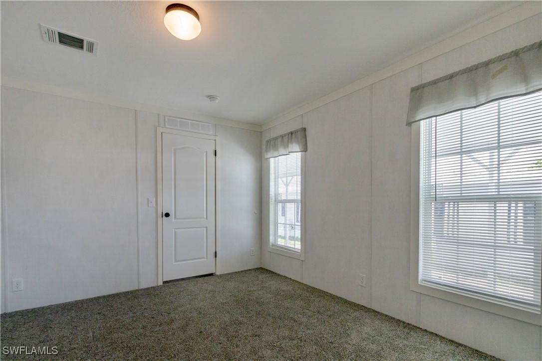 2 Bed ManufacturedHome for Sale in Pine Island Cove, photo 12
