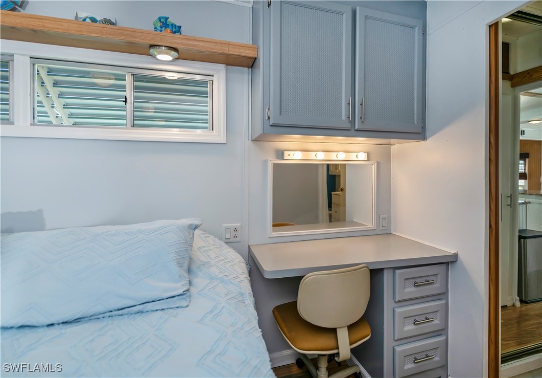 1 Bed Waterfront Home for Sale in North Fort Myers, photo 12