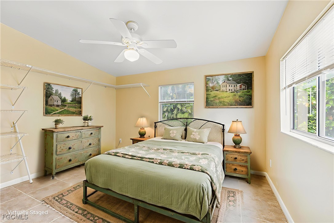 2 Bed SingleFamilyResidence for Sale in Fort Myers, photo 12