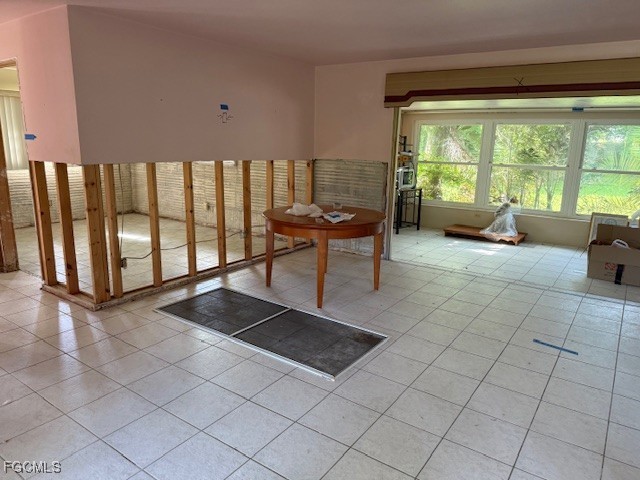 2 Bed SingleFamilyResidence for Sale in Cape Coral, photo 12