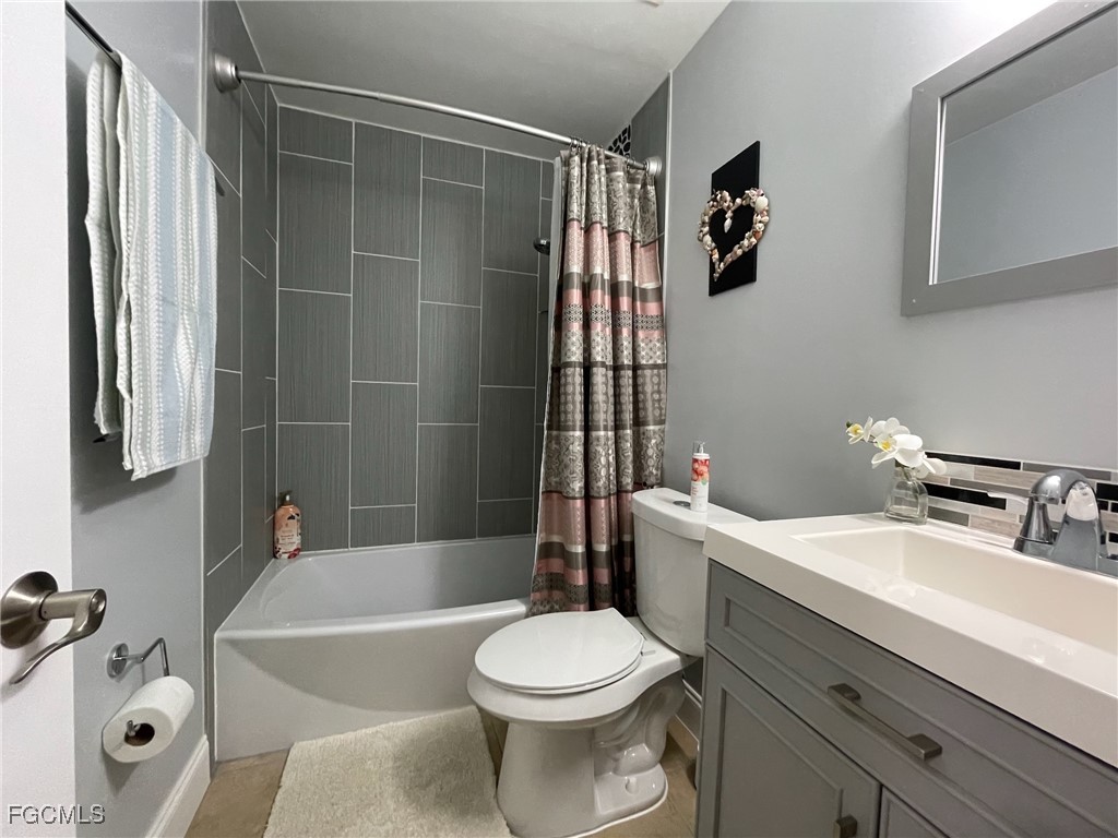 3 Bed Pool Home for Sale in Lehigh Acres, photo 12