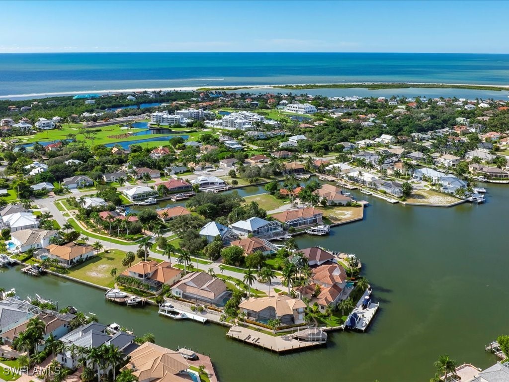 3 Bed Pool Home for Sale in Collier Bay, photo 12