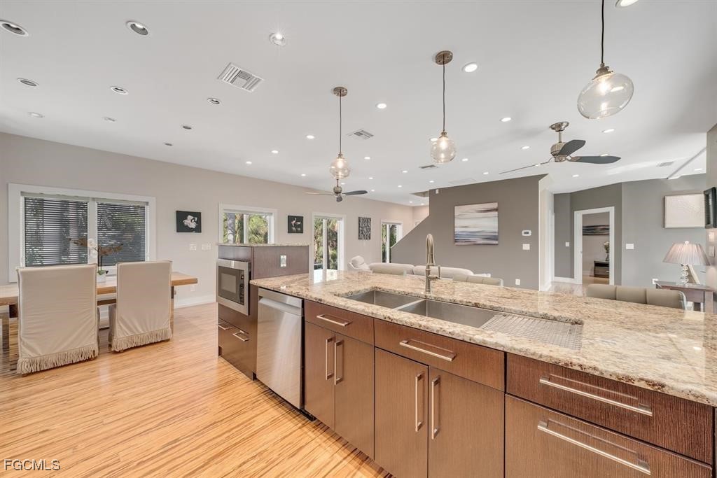 3 Bed Pool Home for Sale in Castaway Estates, photo 12
