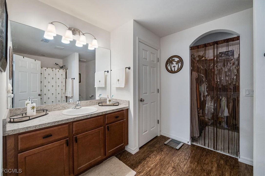 3 Bed SingleFamilyResidence for Sale in Cape Coral, photo 12