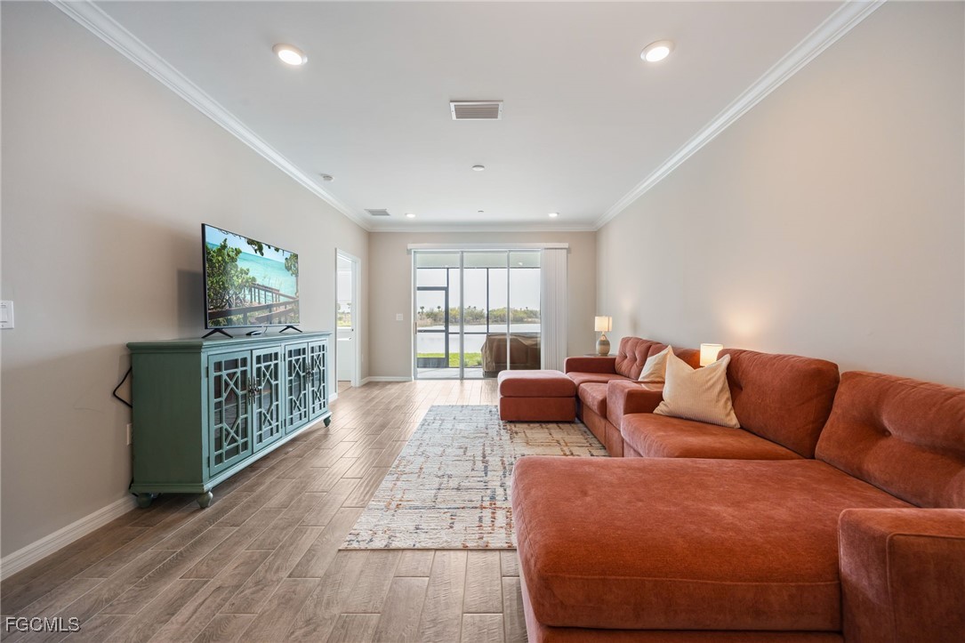 2 Bed Waterfront Home for Sale in Fort Myers, photo 12