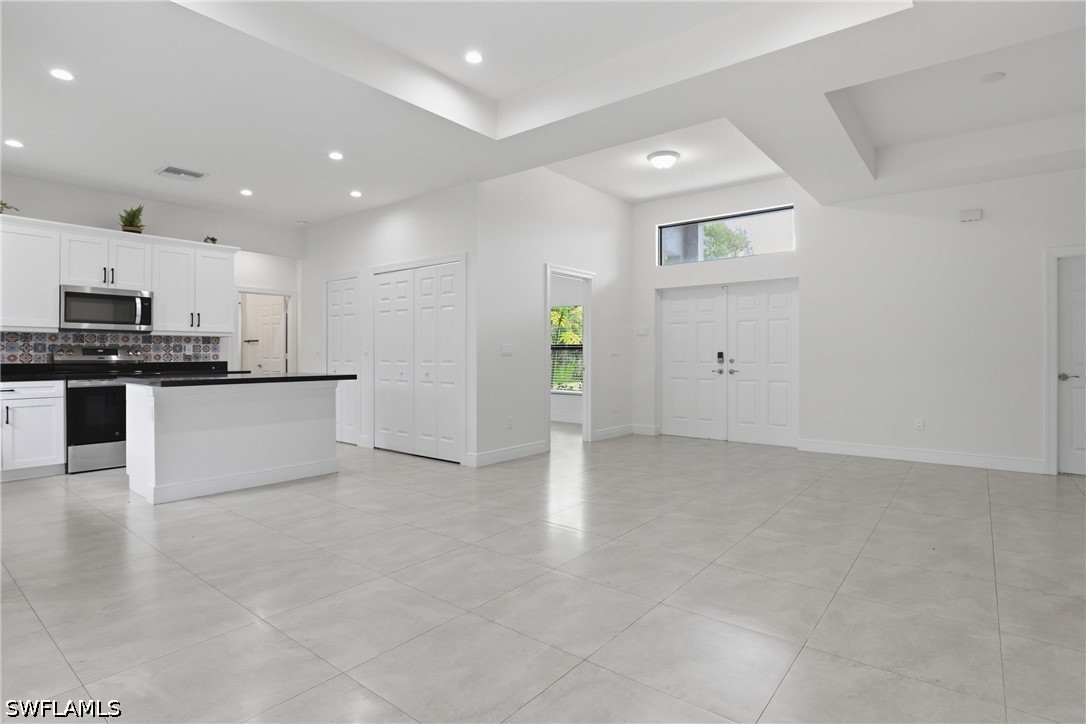 3 Bed SingleFamilyResidence for Sale in Naples, photo 12