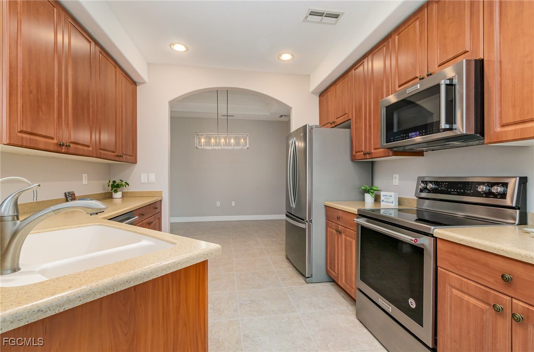 3 Bed Condominium for Sale in Jonathans Bay, photo 12