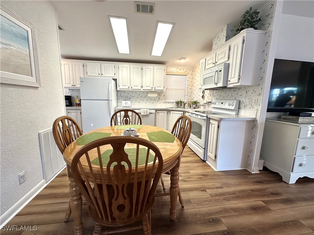 2 Bed ManufacturedHome for Sale in Estero, photo 12