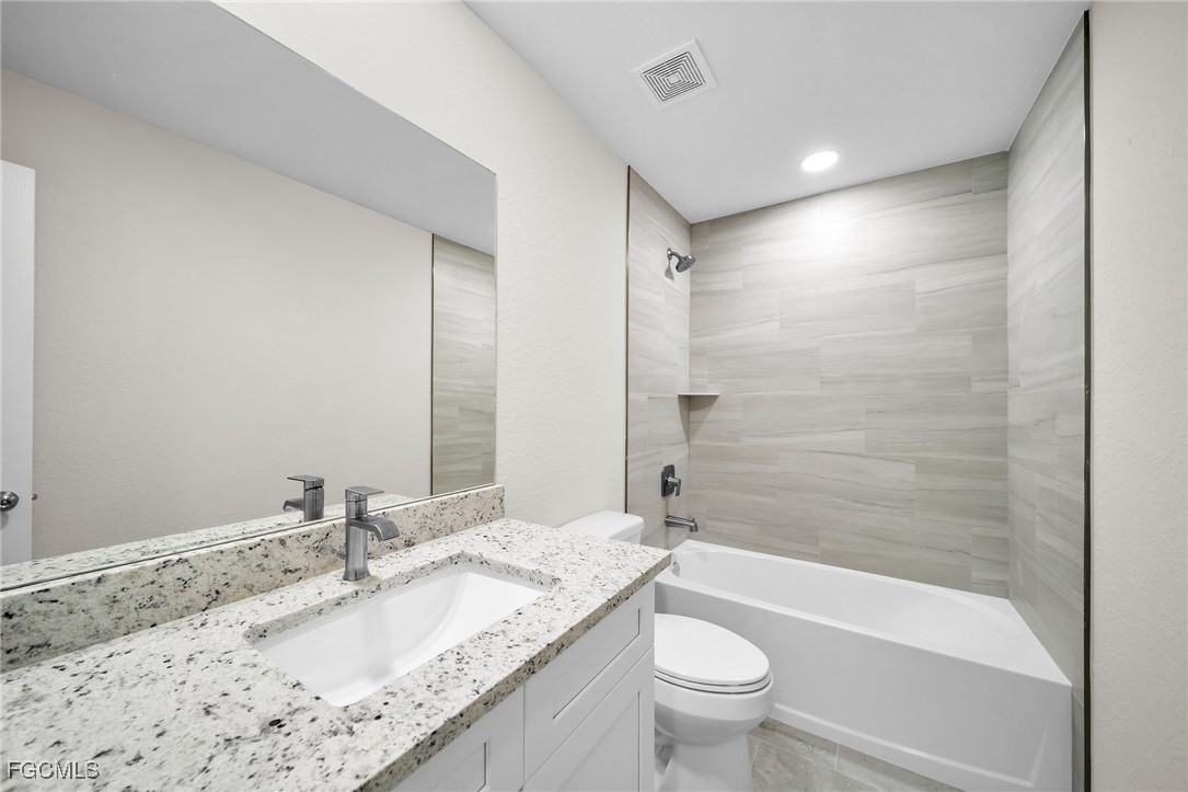 3 Bed SingleFamilyResidence for Sale in Lehigh Acres, photo 12