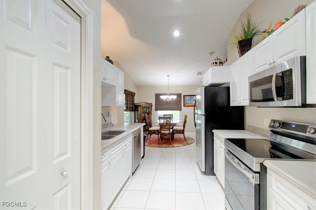 3 Bed SingleFamilyResidence for Sale in Cape Coral, photo 12