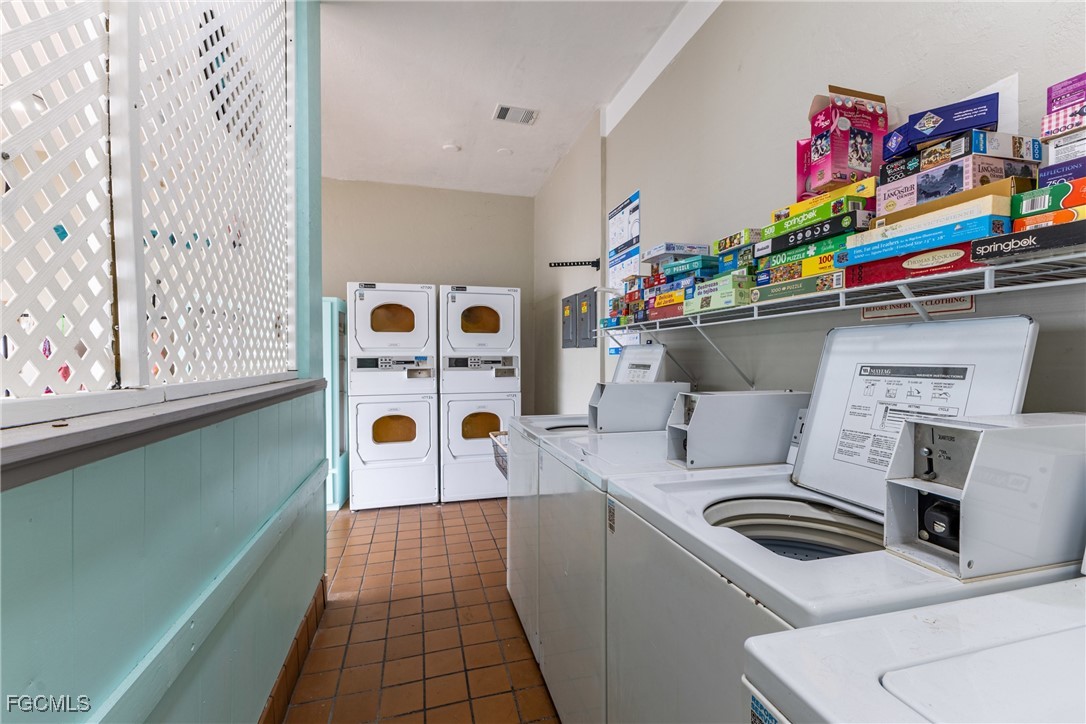 1 Bed ManufacturedHome for Sale in North Fort Myers, photo 12