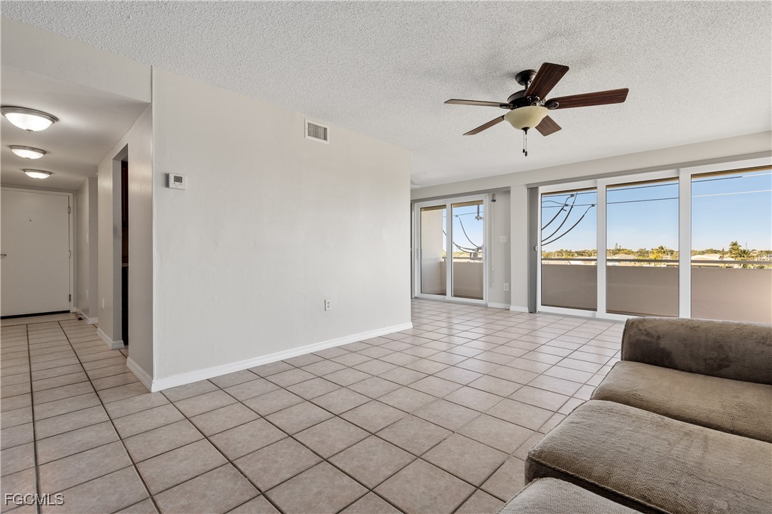 2 Bed Waterfront Home for Sale in Cape Coral, photo 12