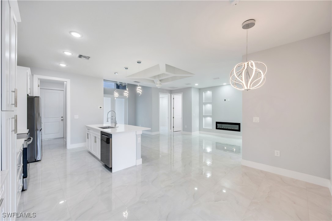 3 Bed SingleFamilyResidence for Sale in Lehigh Acres, photo 12