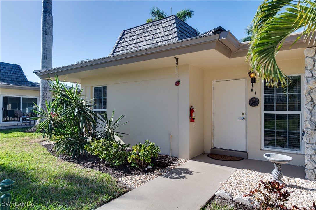 1 Bed Waterfront Home for Sale in Marco Island, photo 12