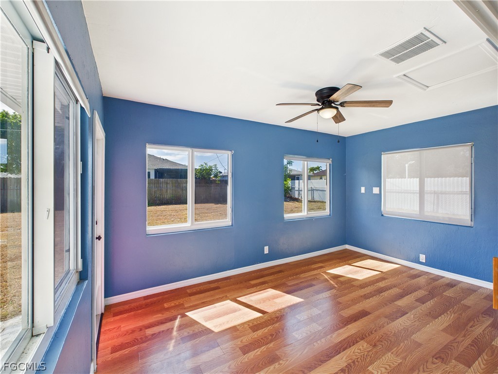 3 Bed SingleFamilyResidence for Sale in Cape Coral, photo 12