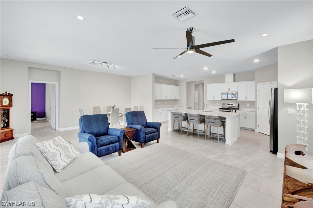 3 Bed Pool Home for Sale in Verdana Village, photo 12