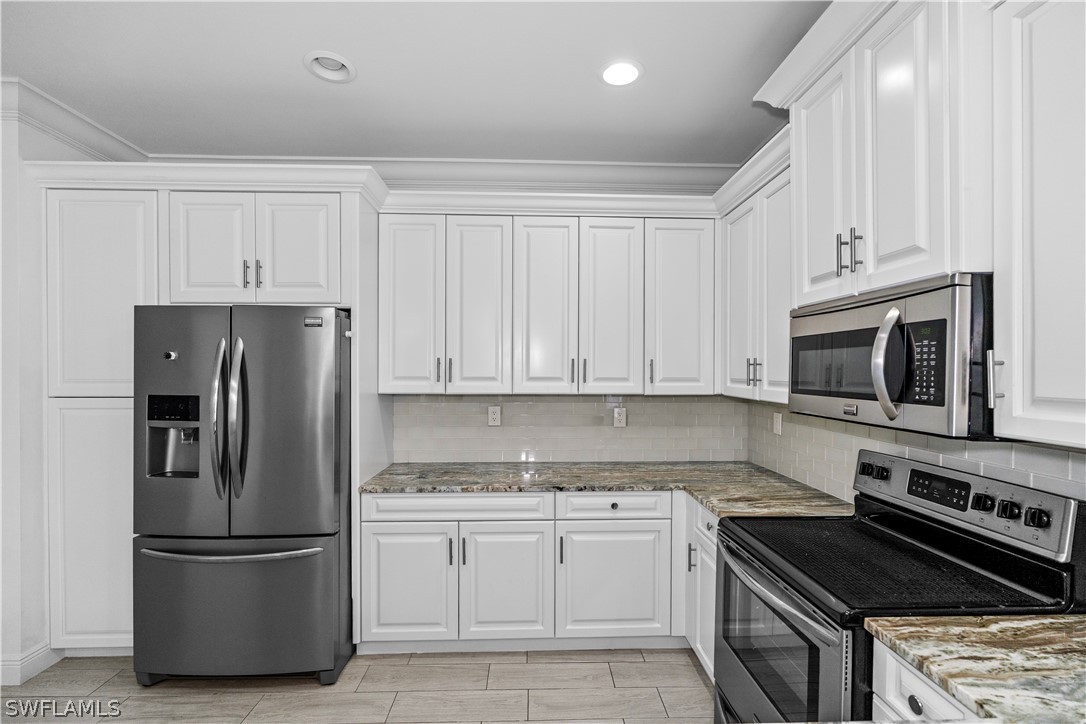 3 Bed SingleFamilyResidence for Sale in Naples, photo 12