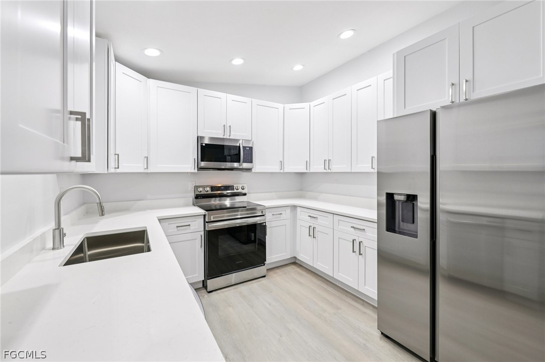 5 Bed SingleFamilyResidence for Sale in Cape Coral, photo 12