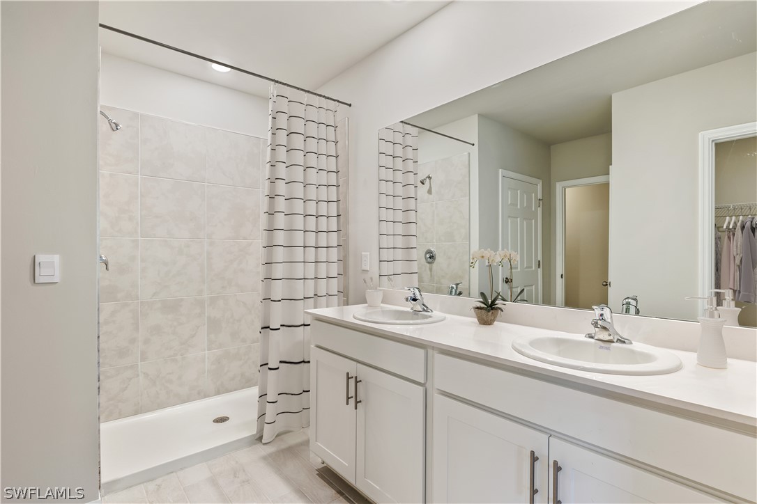 4 Bed SingleFamilyResidence for Sale in Lehigh Acres, photo 12