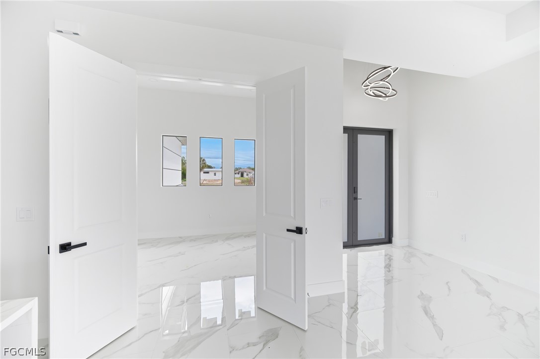 3 Bed SingleFamilyResidence for Sale in Lehigh Acres, photo 12