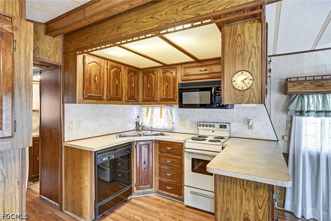 1 Bed ManufacturedHome for Sale in Estero, photo 12