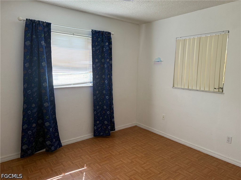 2 Bed SingleFamilyResidence for Sale in Lehigh Acres, photo 12