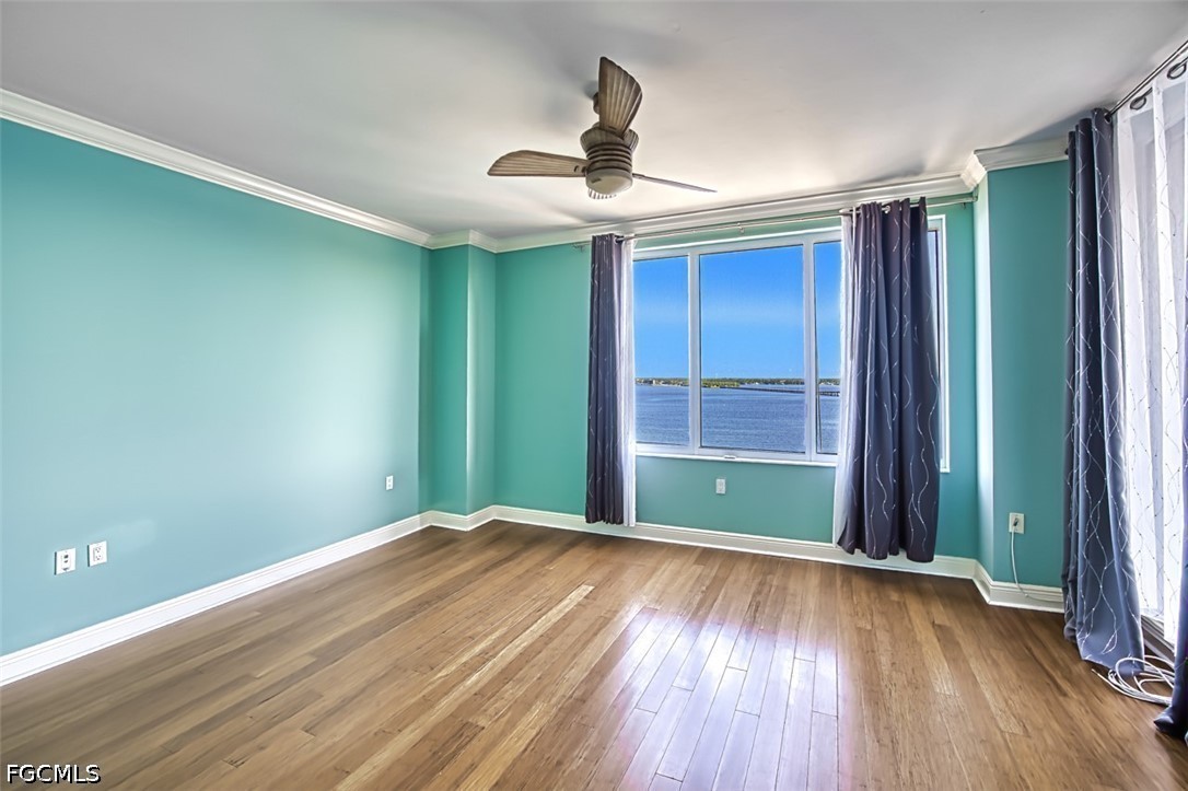 2 Bed Waterfront Home for Sale in Fort Myers, photo 12