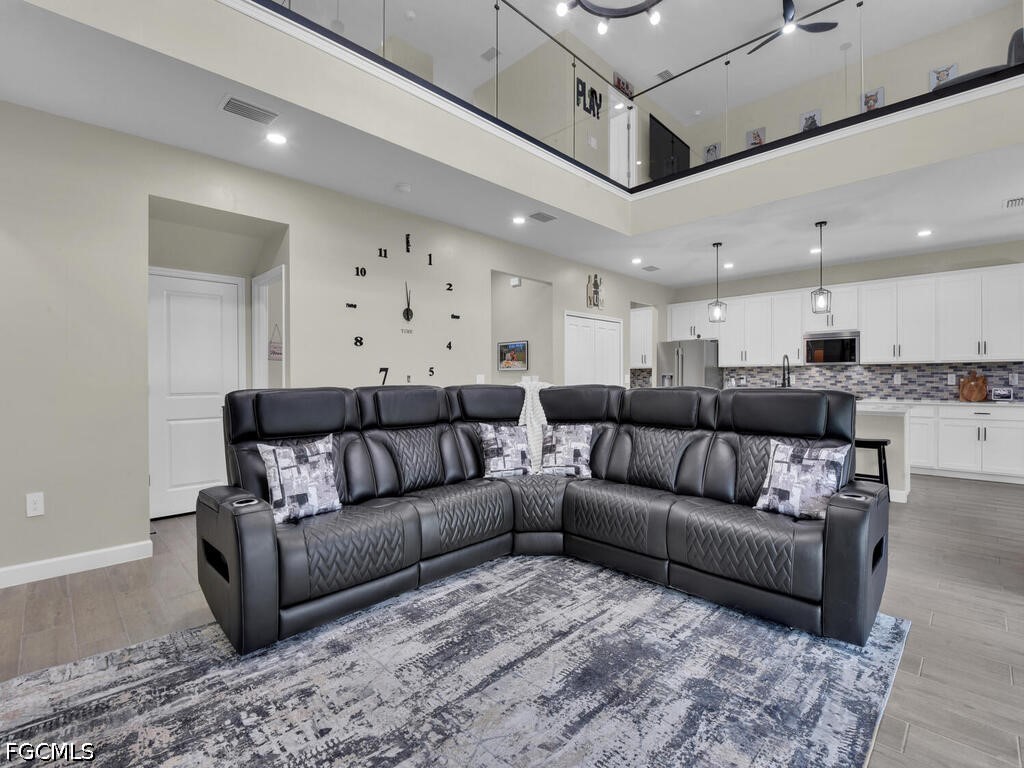 5 Bed SingleFamilyResidence for Sale in Timber Creek, photo 12