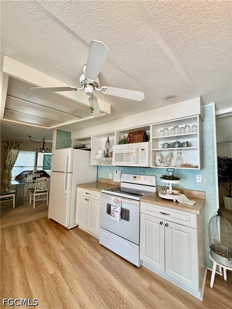 2 Bed ManufacturedHome for Sale in North Fort Myers, photo 12