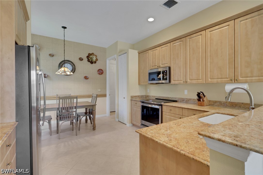 2 Bed SingleFamilyResidence for Sale in Estero, photo 12