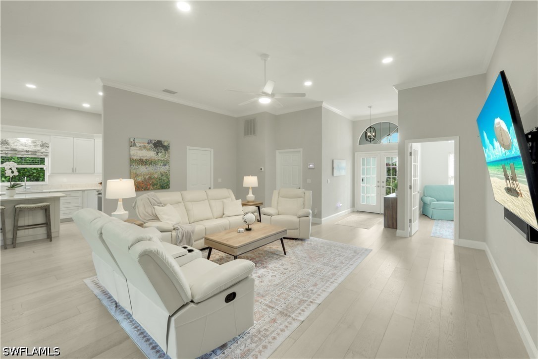 2 Bed SingleFamilyResidence for Sale in Naples, photo 12