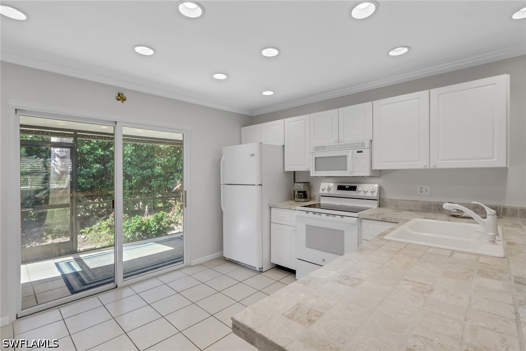 2 Bed Condominium for Sale in Marco Island, photo 12