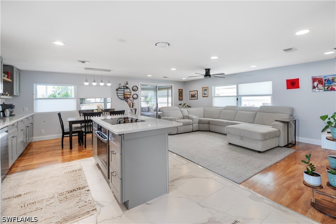 2 Bed ManufacturedHome for Sale in Naples, photo 12