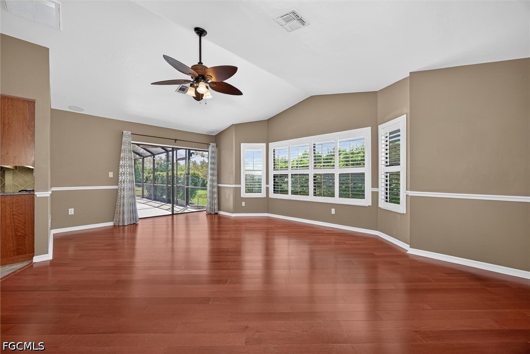 3 Bed SingleFamilyResidence for Sale in Fort Myers, photo 12