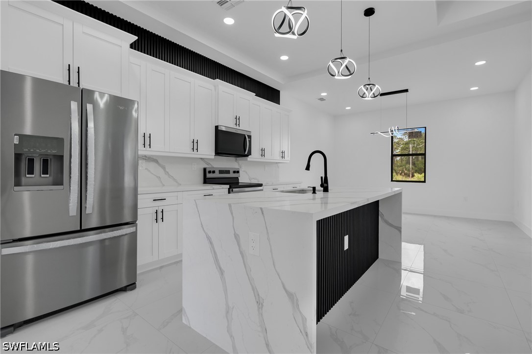 3 Bed SingleFamilyResidence for Sale in Lehigh Acres, photo 12