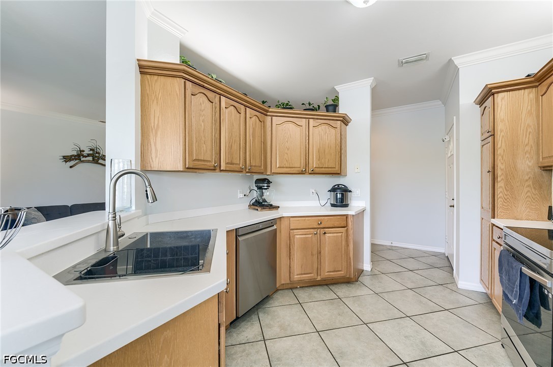 3 Bed Condominium for Sale in Oakwood, photo 12
