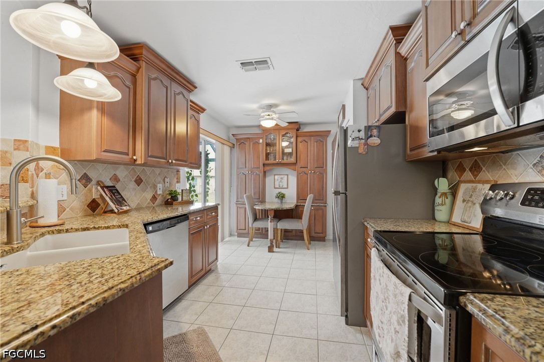 3 Bed Pool Home for Sale in Cape Coral, photo 12